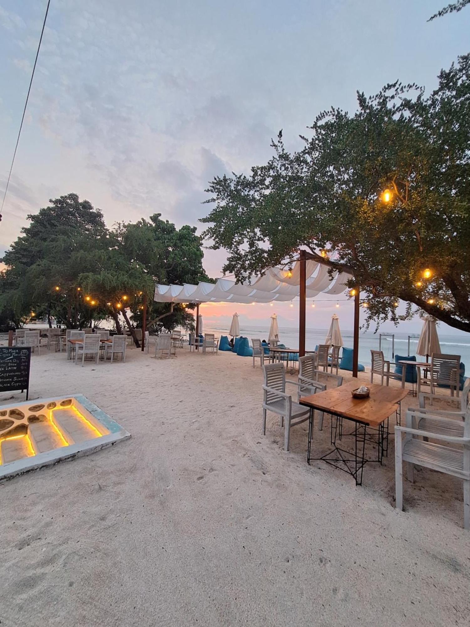 Taj Maza Sunset Villas Gili Trawangan Exterior photo